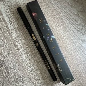 MOONLIT BY MIKAELA Lune No. 49 Kore